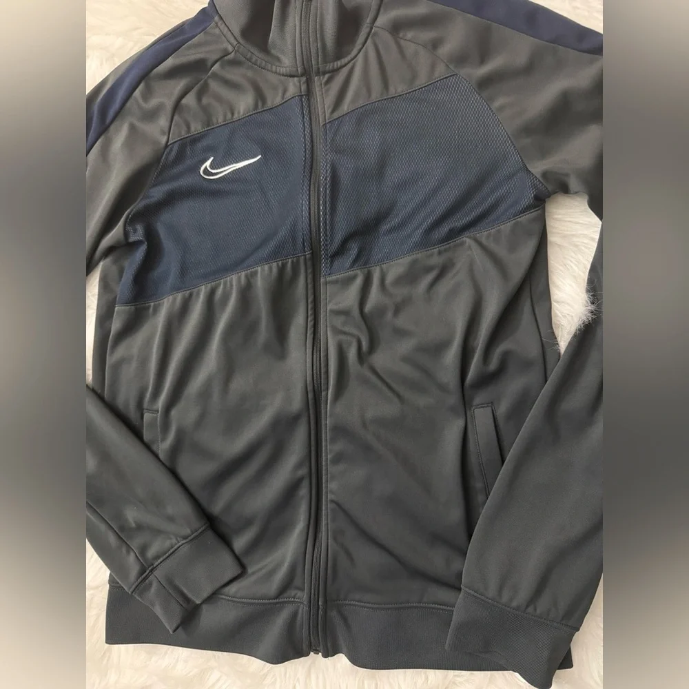 Nike Gray and Navy Zip-Up Lightweight Kids Track Jacket - Picture 2 of 4